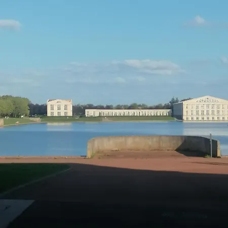 Aux Arcades Du Lac