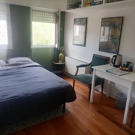 Homestay Aux Arcades Du Lac Montigny-le-Bretonneux